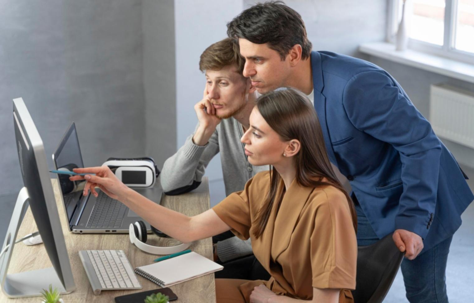 Teamarbeit bei der Entwicklung psychologischer Finanzstrategien
